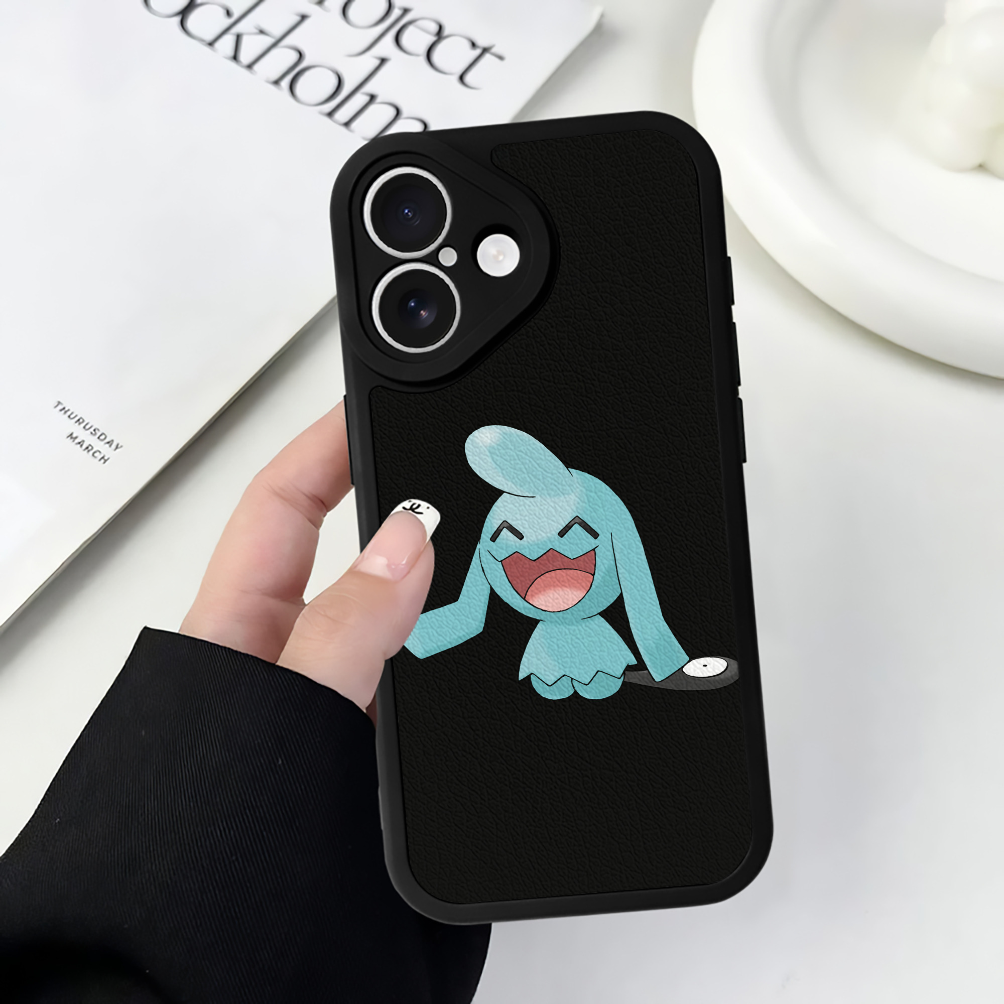 （画像用） ポケットモンスター Pokémon 【iPhone 16シリーズ対応】シリコンスマホケース（レザー調） 材質：シリコン